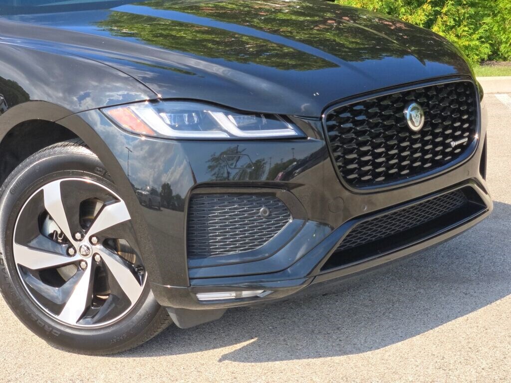 2024 Jaguar F-PACE P250 R-Dynamic S photo 2
