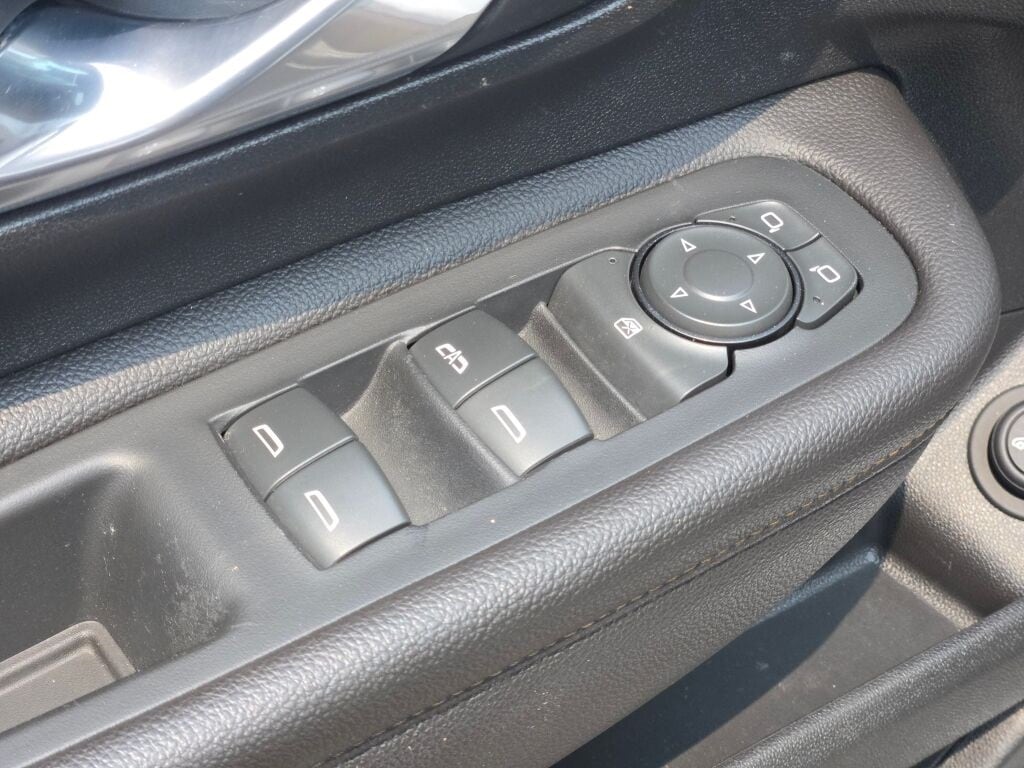 2021 GMC TERRAIN - Image 23