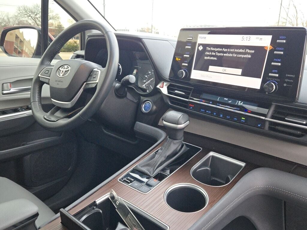 2023 TOYOTA SIENNA - Image 10