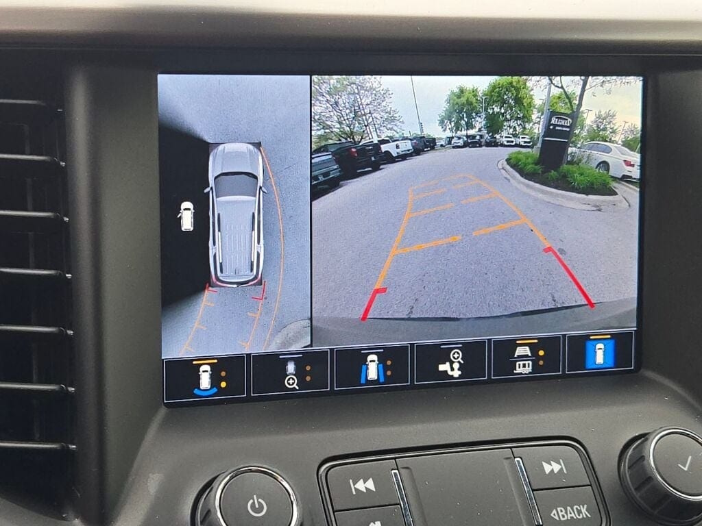 2023 GMC ACADIA - Image 31