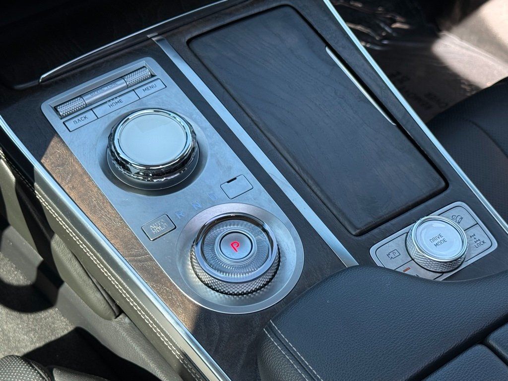 2024 GENESIS GV80 - Image 15