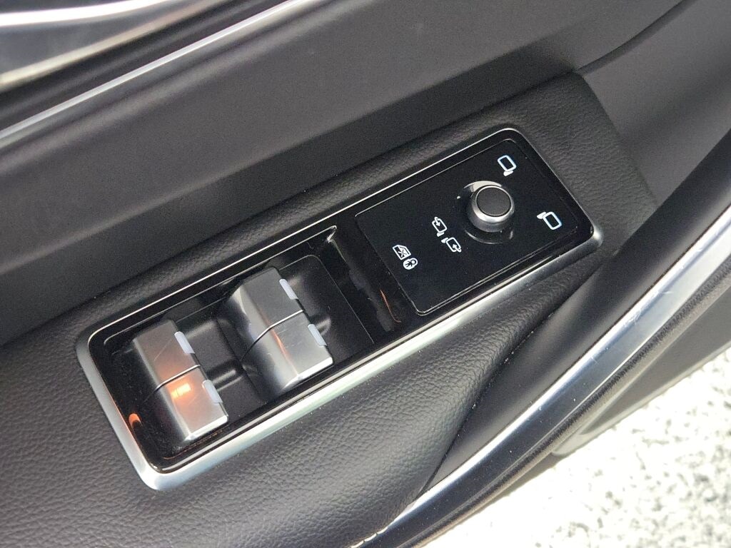 2024 JAGUAR F-PACE - Image 23