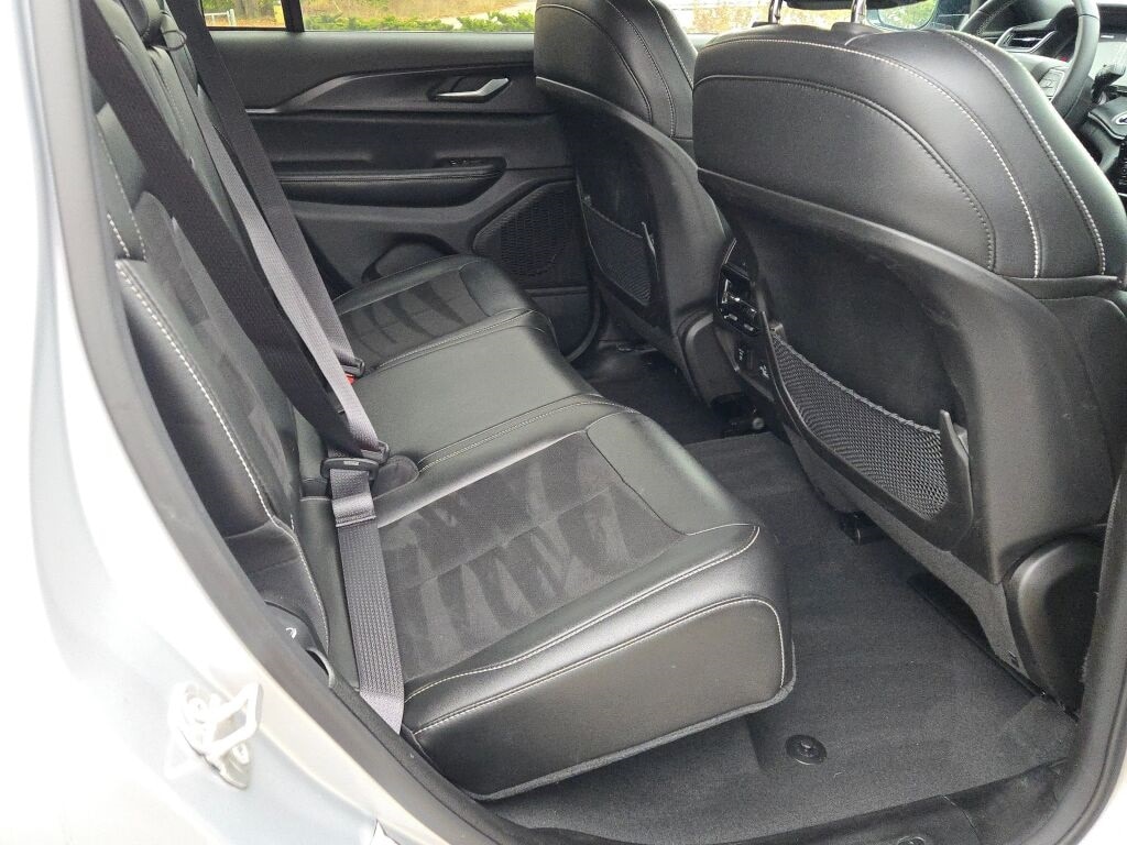 2024 JEEP GRAND CHEROKEE - Image 11