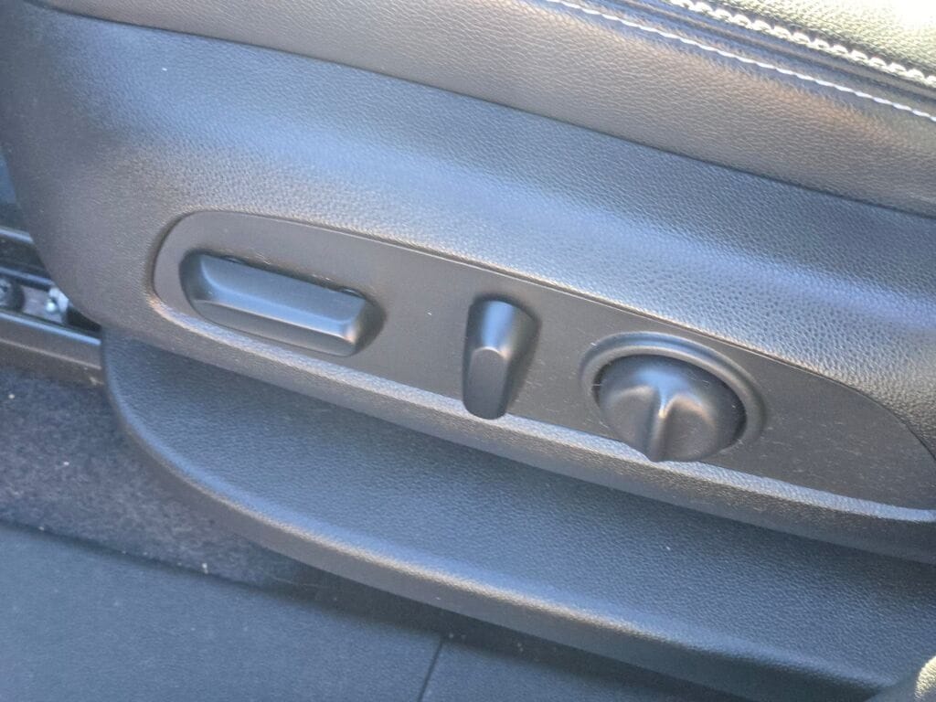 2022 GMC TERRAIN - Image 26