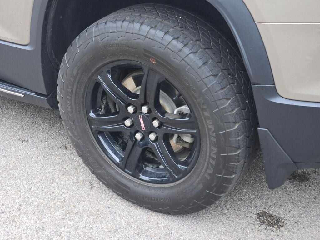 2023 GMC ACADIA - Image 15