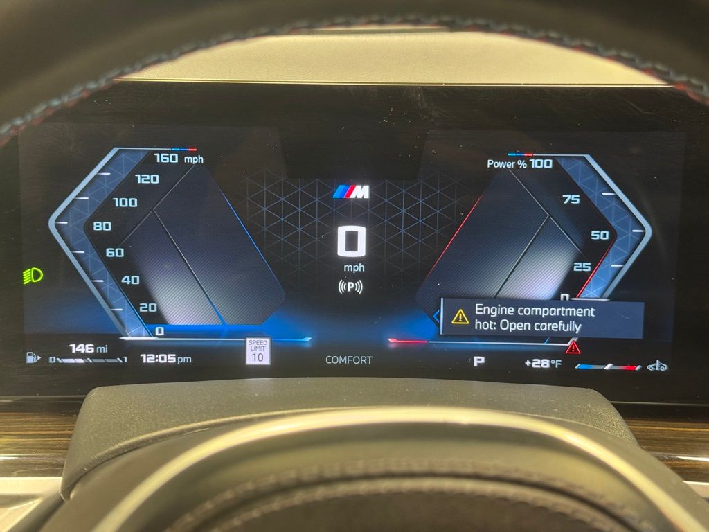 2024 BMW X7 - Image 32