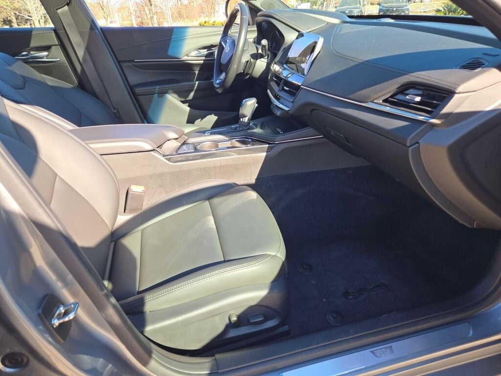 2023 CADILLAC CT4 - Image 9