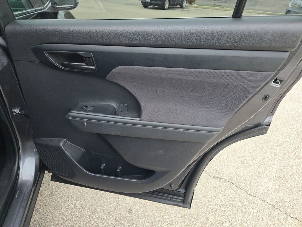 2023 TOYOTA HIGHLANDER - Image 10