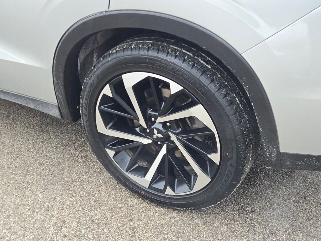 2024 MITSUBISHI OUTLANDER - Image 17