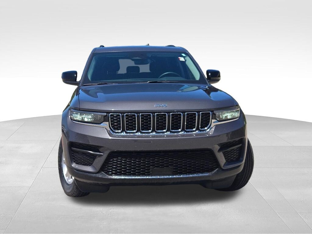 Used 2023 Jeep Grand Cherokee Laredo SUV