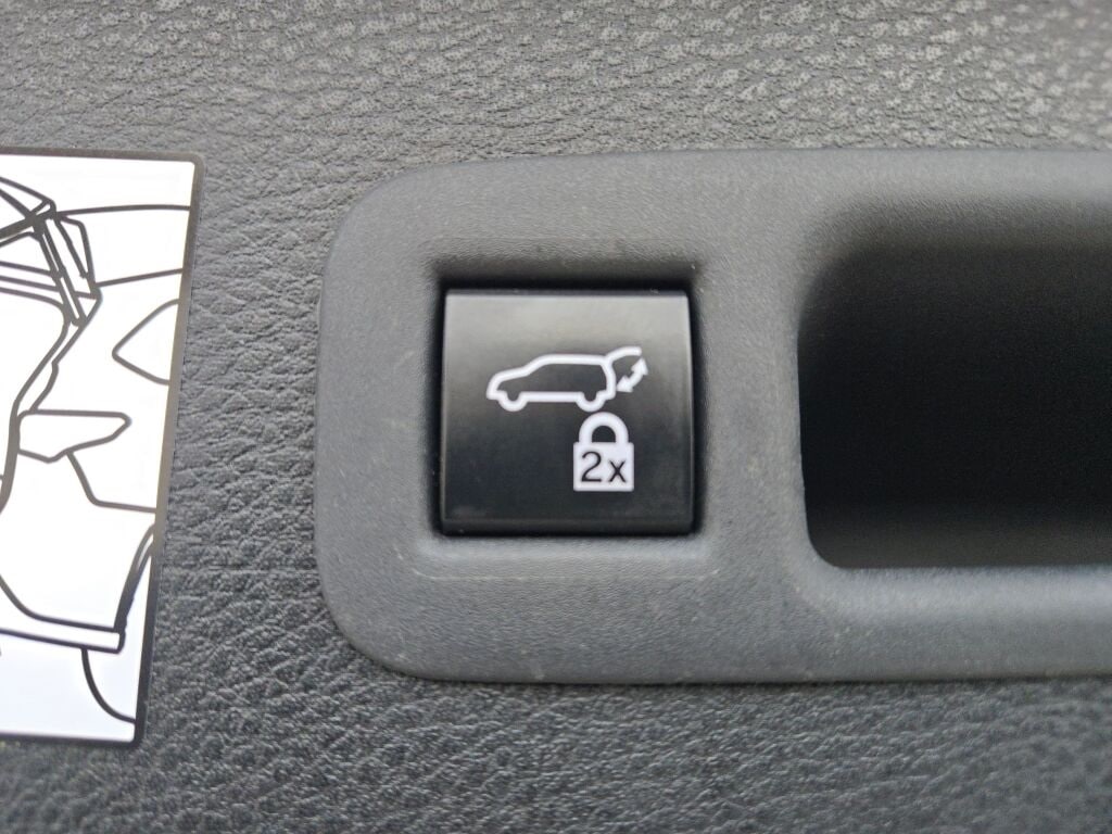 2023 TOYOTA SIENNA - Image 21