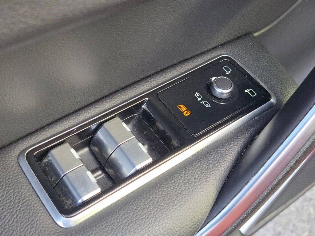 2024 JAGUAR F-PACE - Image 24