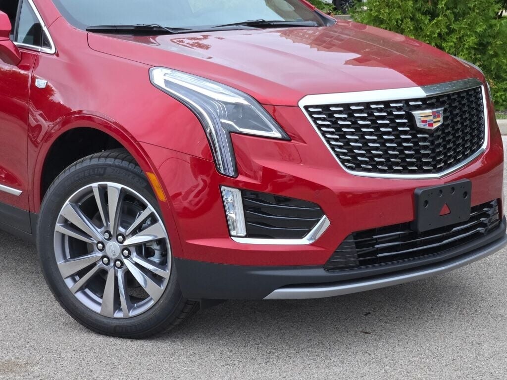 New 2025 CADILLAC XT5 Premium Luxury SUV