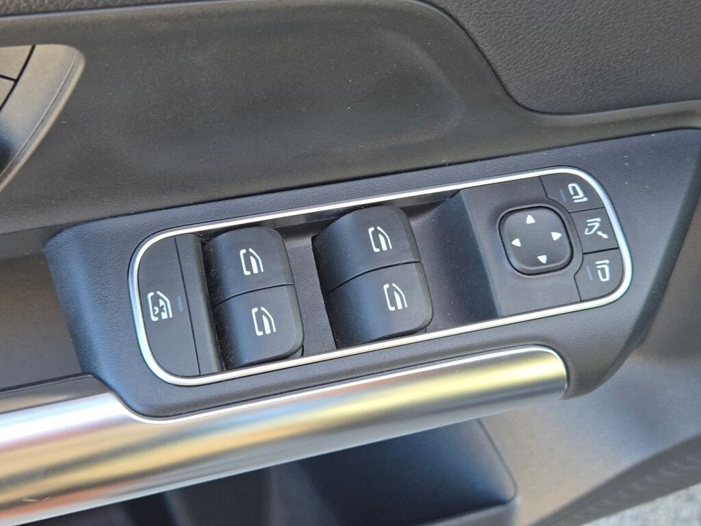 2022 MERCEDES-BENZ GLA-CLASS - Image 22