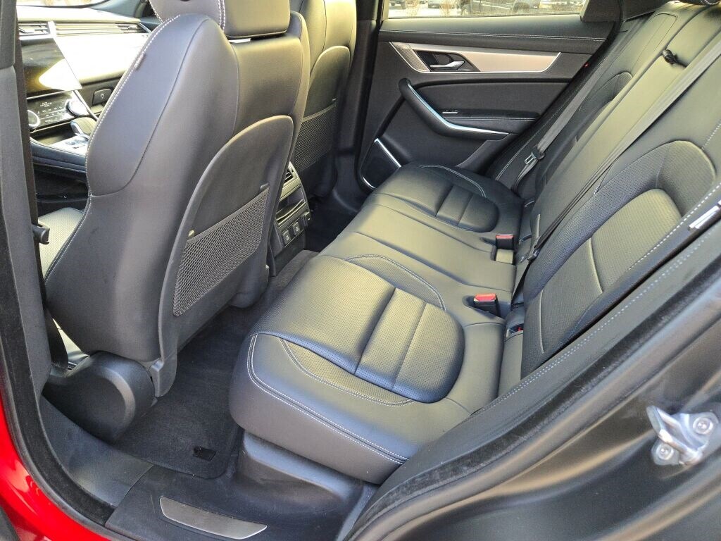 2024 JAGUAR F-PACE - Image 21