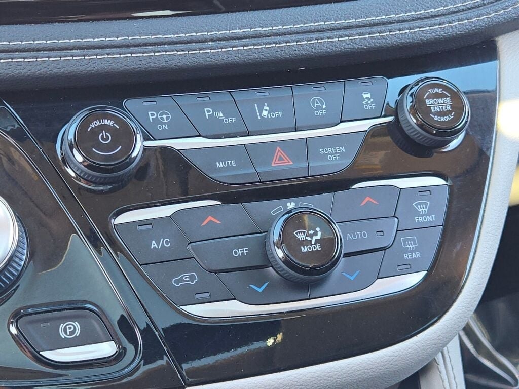 2021 CHRYSLER PACIFICA - Image 35