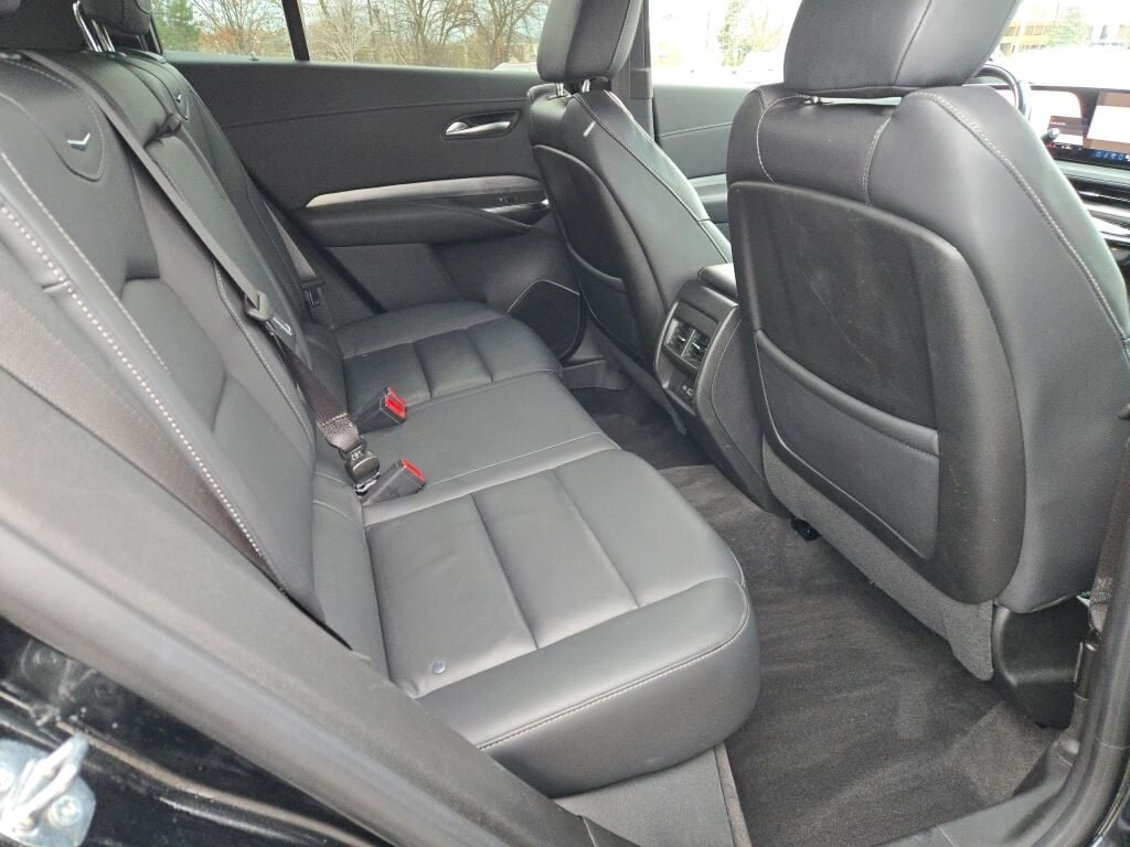 2024 CADILLAC XT4 - Image 11