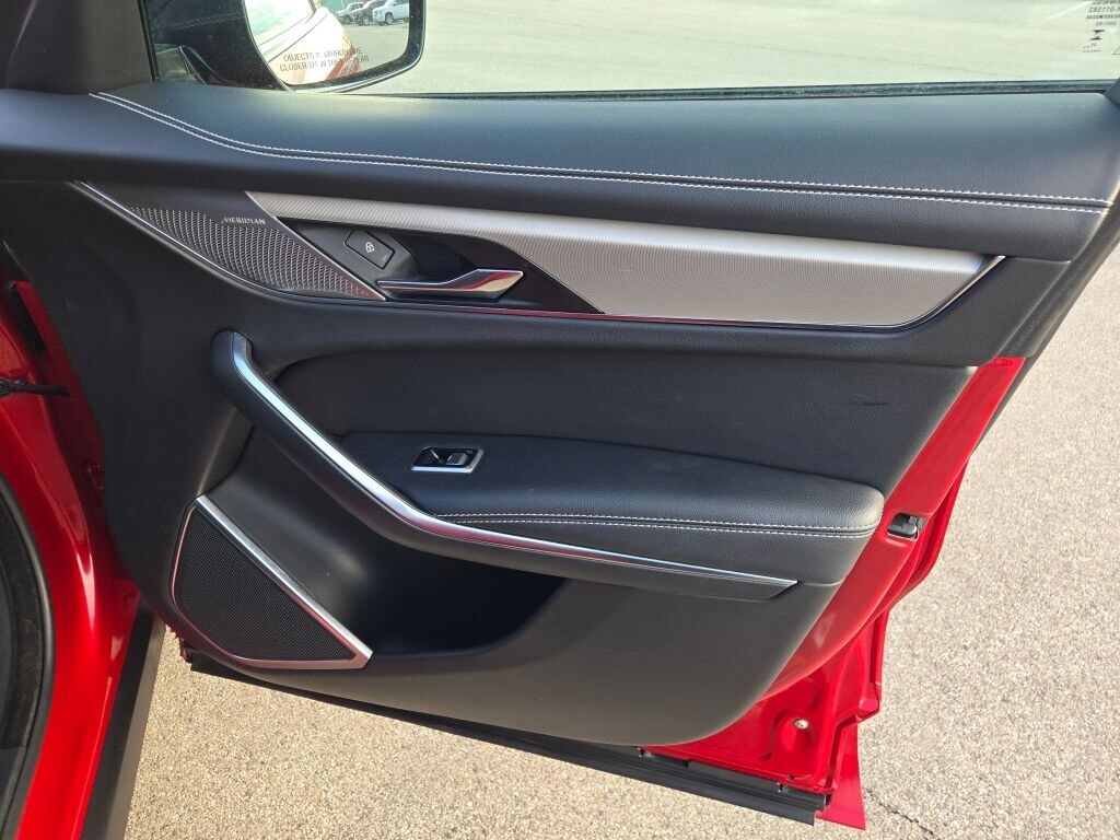 2024 JAGUAR F-PACE - Image 7