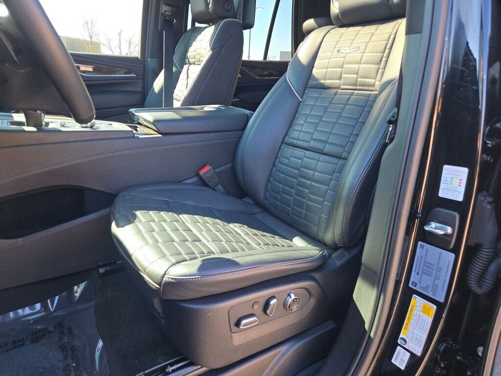 2024 CADILLAC ESCALADE - Image 34