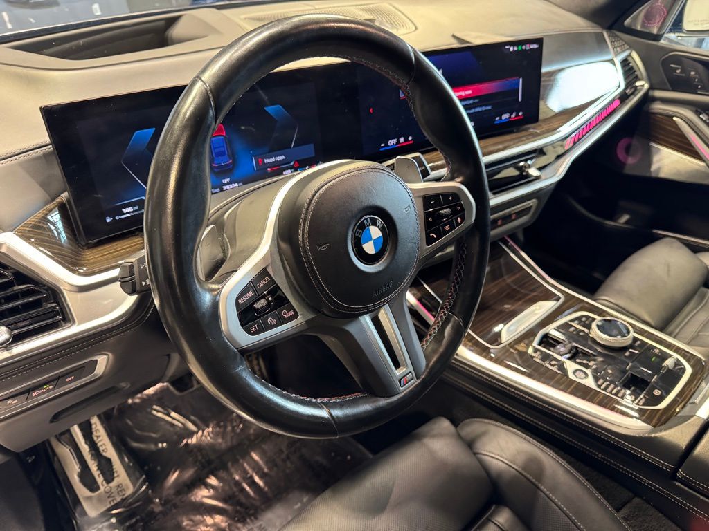 2024 BMW X7 - Image 17