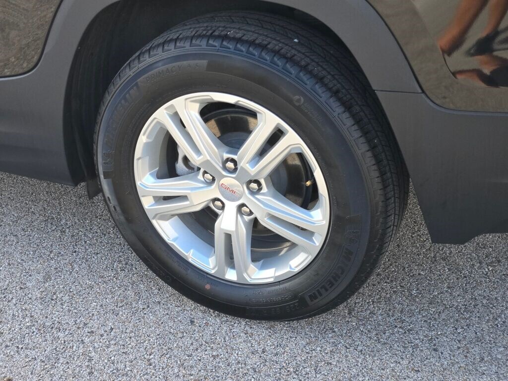 2024 GMC TERRAIN - Image 17