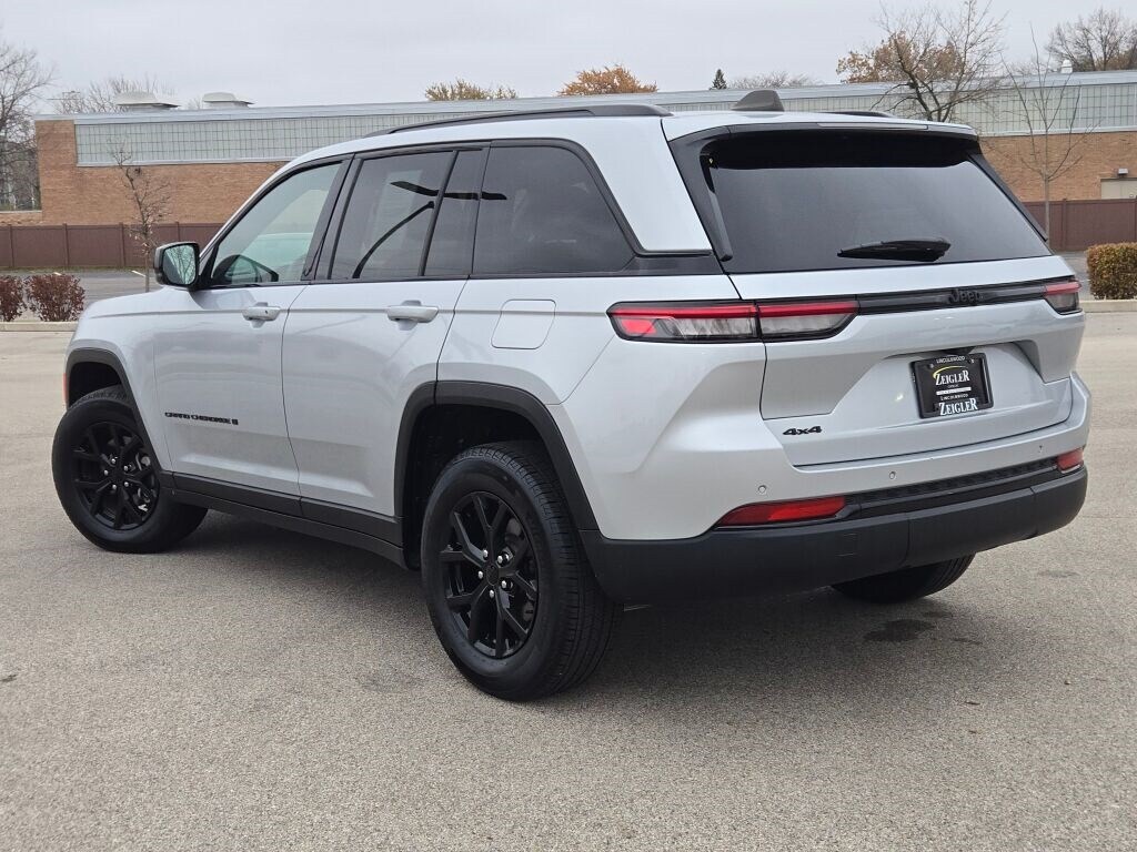 2024 JEEP GRAND CHEROKEE - Image 15