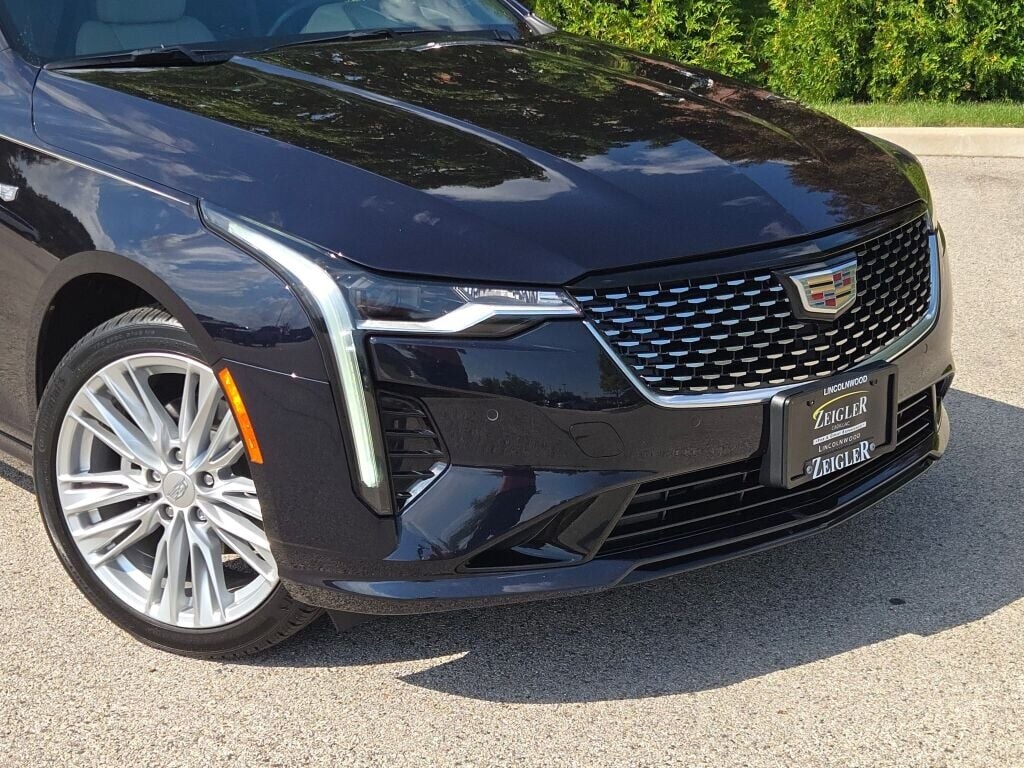 2020 Cadillac CT4 Premium Luxury photo 2
