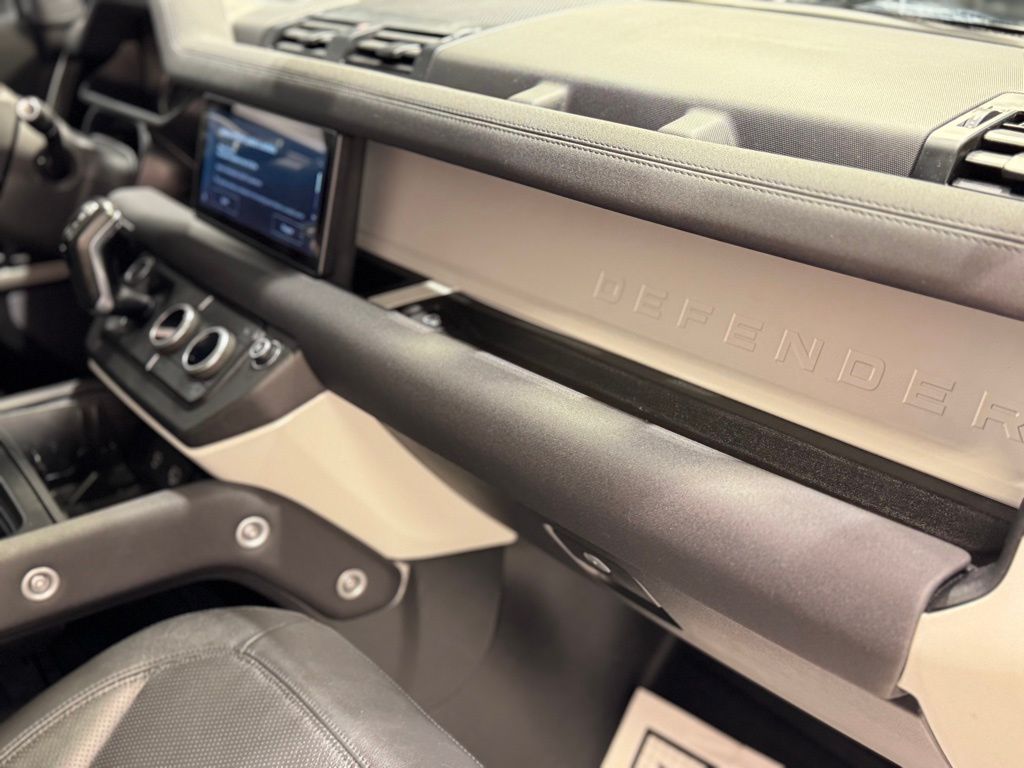 2023 LAND ROVER DEFENDER - Image 28