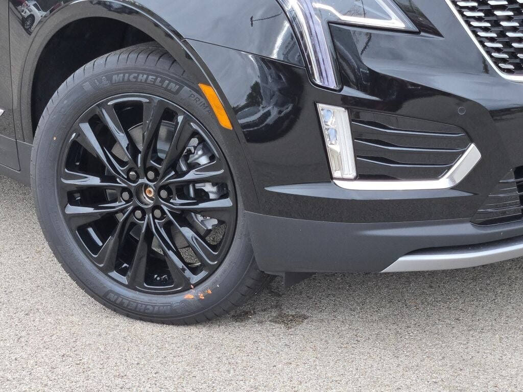 New 2025 CADILLAC XT5 Premium Luxury SUV