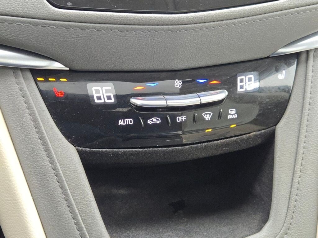 2019 CADILLAC XT5 - Image 32