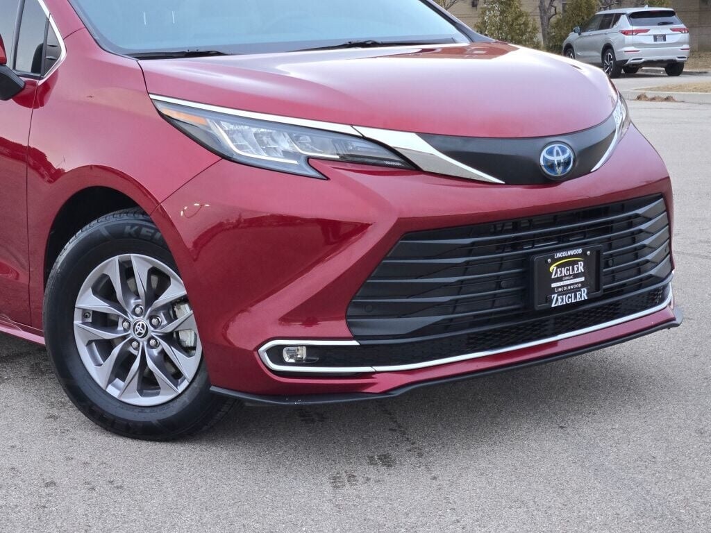 2023 TOYOTA SIENNA - Image 2