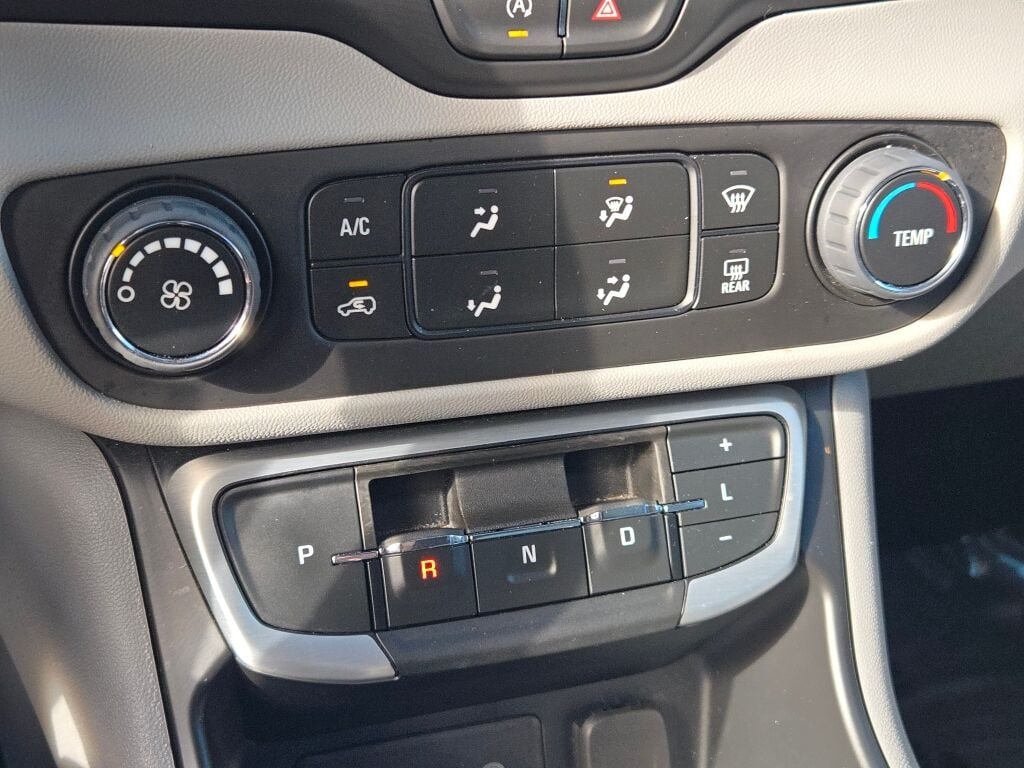 2024 GMC TERRAIN - Image 29