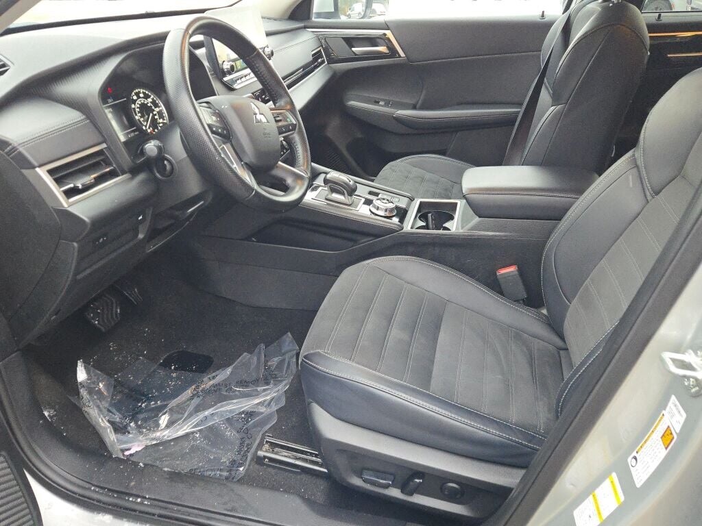 2024 MITSUBISHI OUTLANDER - Image 25