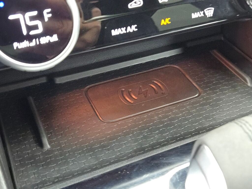 2024 JAGUAR F-PACE - Image 30