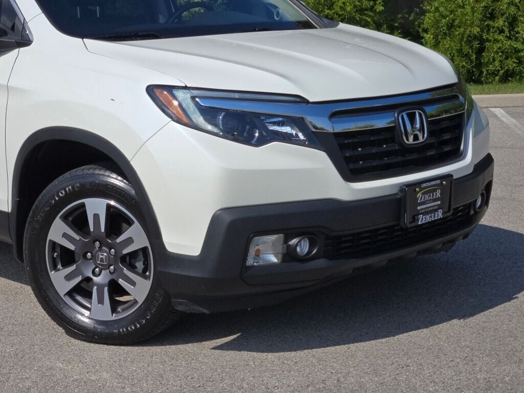 2019 Honda Ridgeline RTL-T photo 2