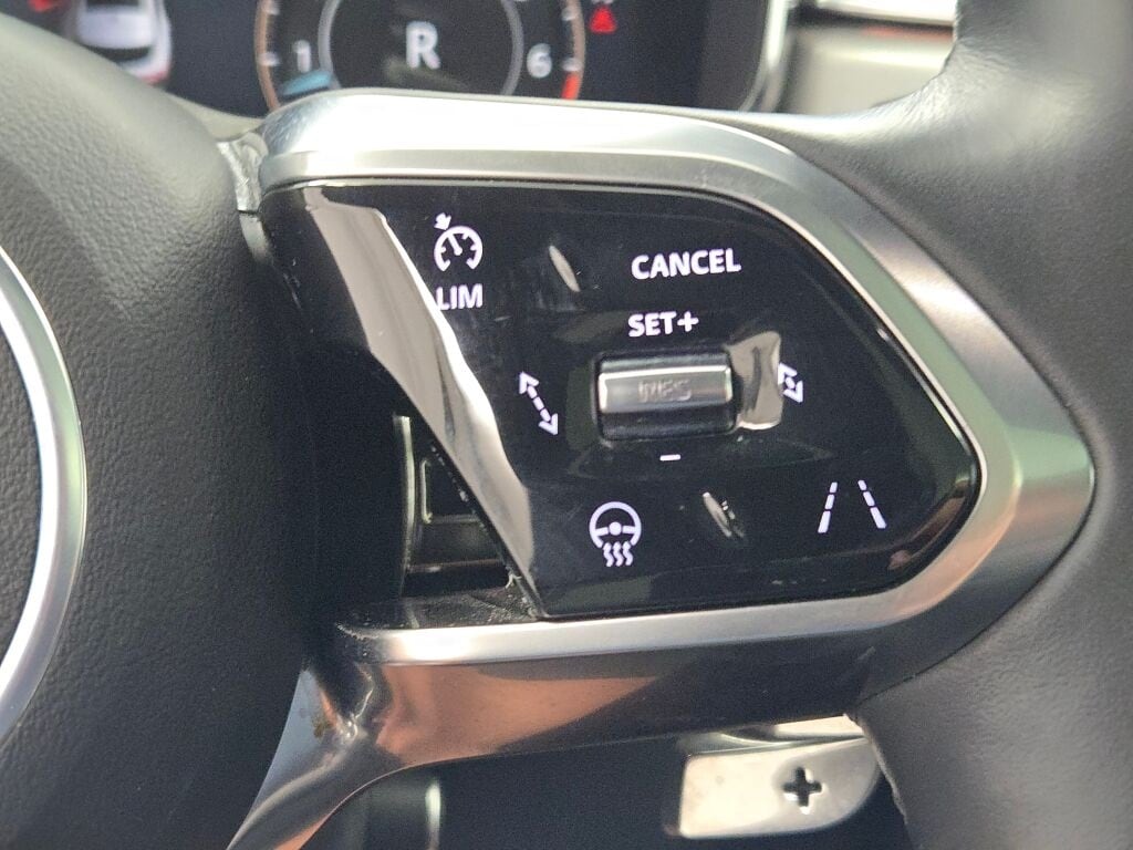 2024 JAGUAR F-PACE - Image 33