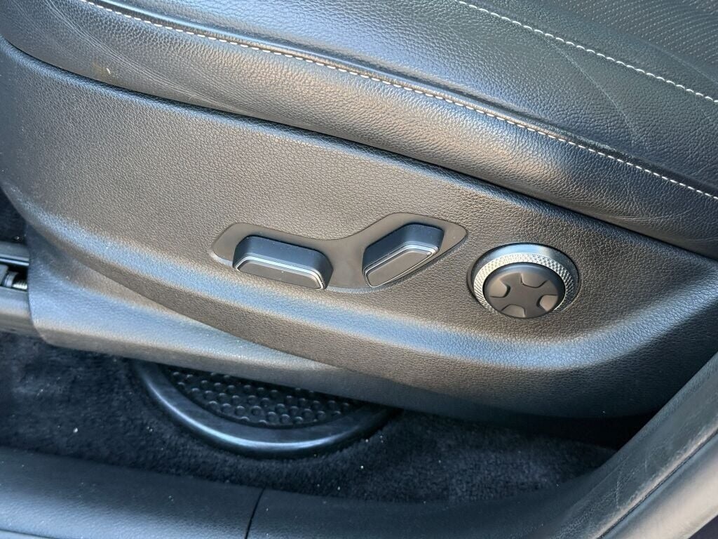 2024 GENESIS GV80 - Image 26