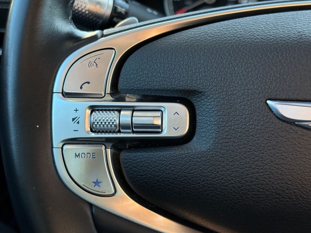 2024 GENESIS GV80 - Image 31