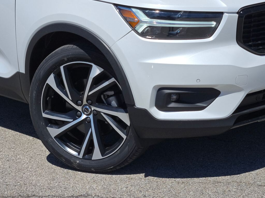 Used 2021 Volvo XC40 T4 R-Design SUV