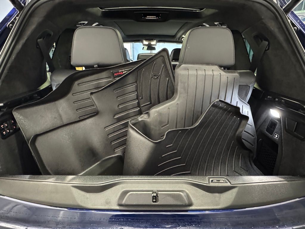 2024 BMW X7 - Image 33