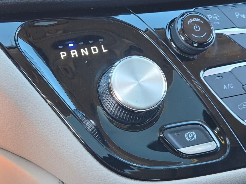 2021 CHRYSLER PACIFICA - Image 36