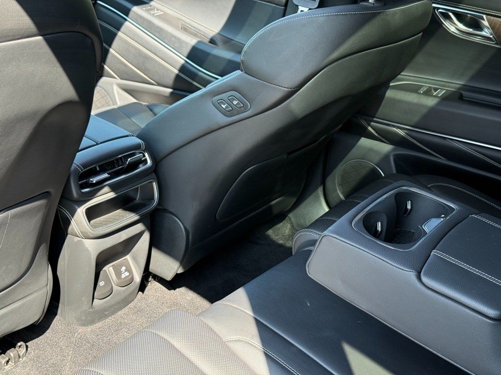 2024 GENESIS GV80 - Image 26