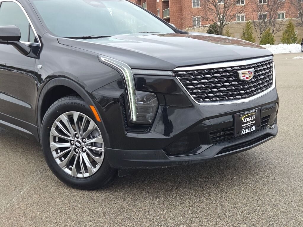 2024 CADILLAC XT4 - Image 2