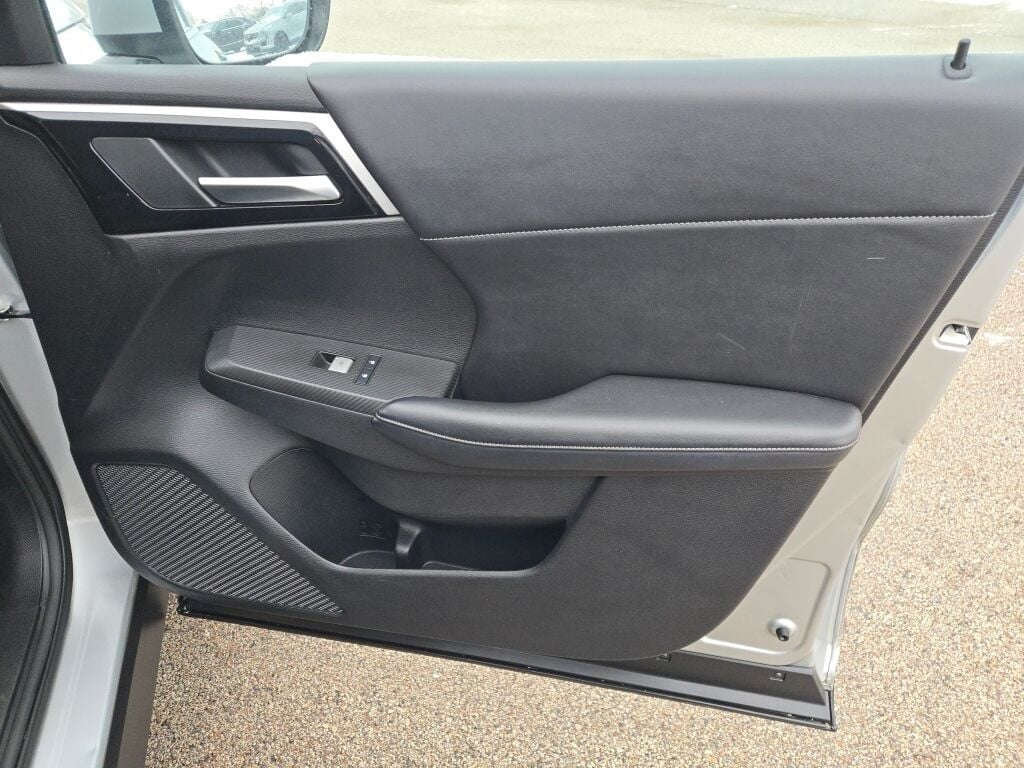 2024 MITSUBISHI OUTLANDER - Image 6