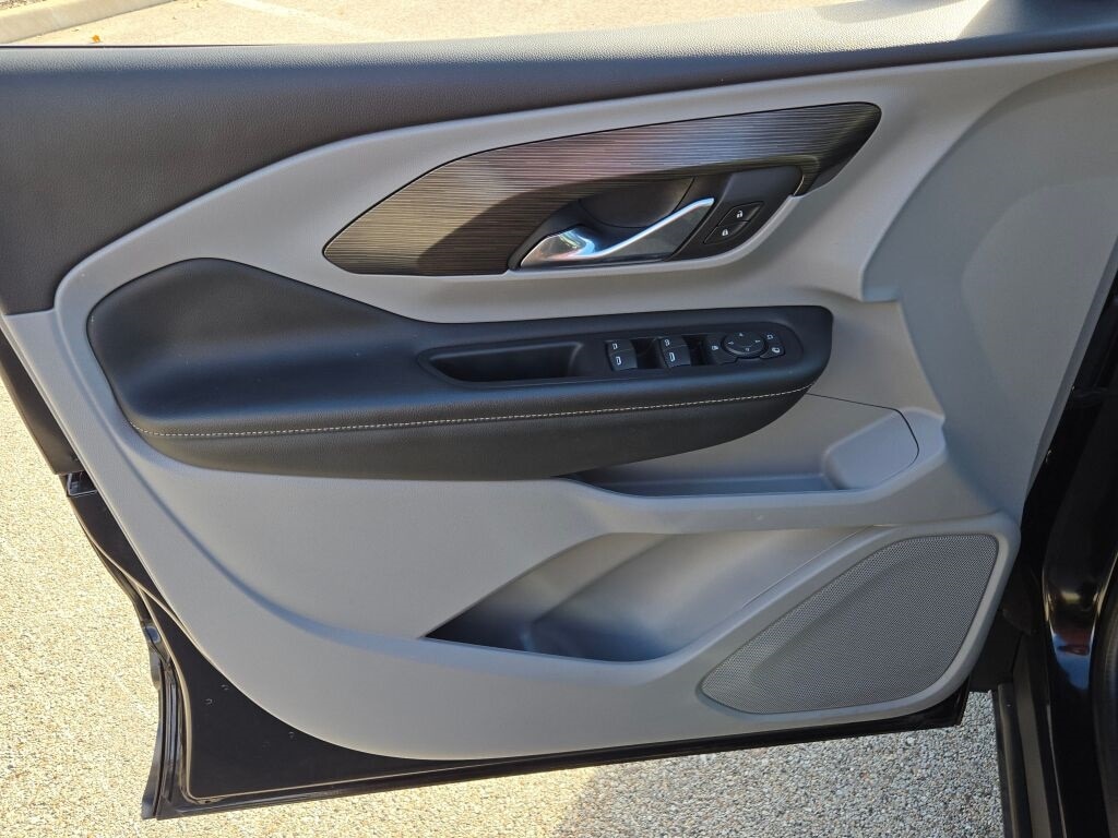 2024 GMC TERRAIN - Image 22