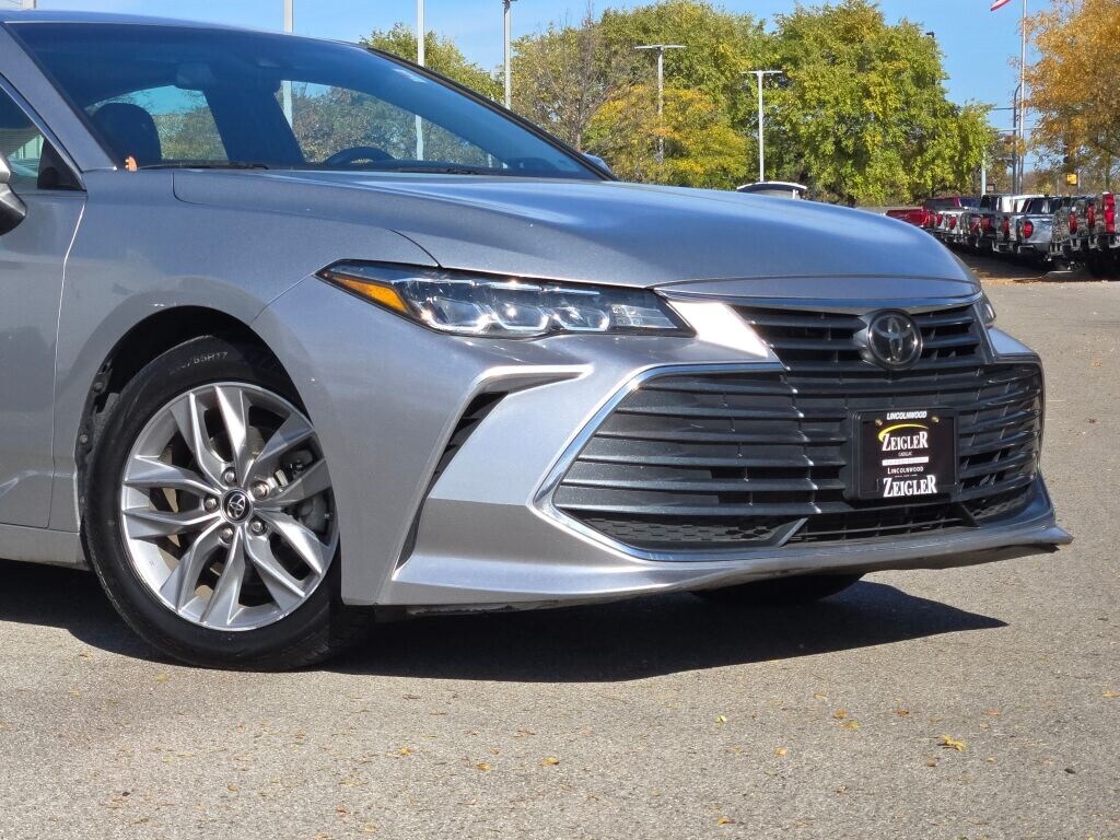 2019 TOYOTA AVALON - Image 2