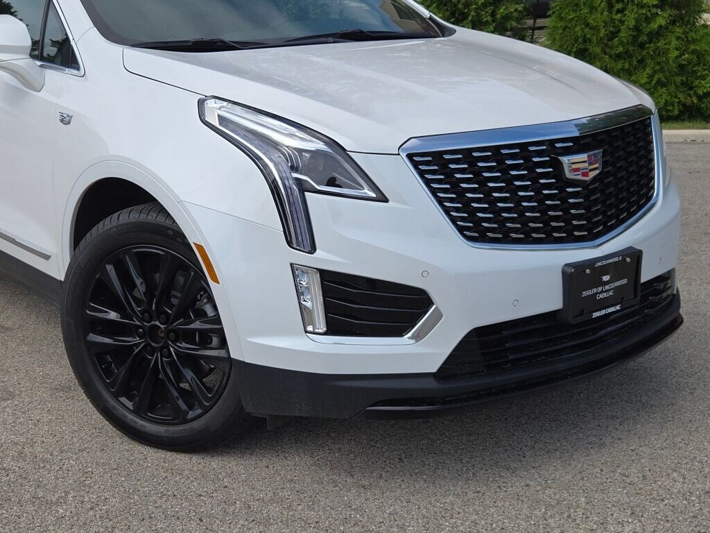 New 2025 CADILLAC XT5 Luxury SUV