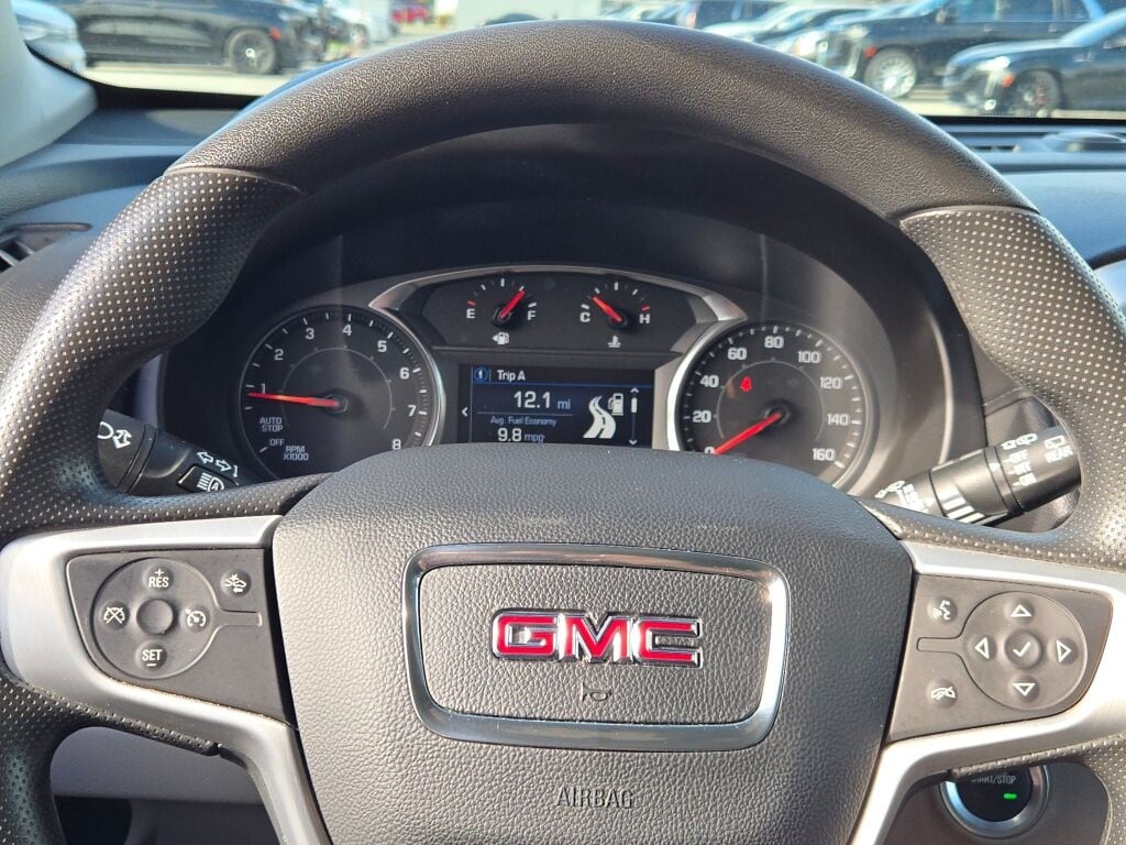 2024 GMC TERRAIN - Image 33