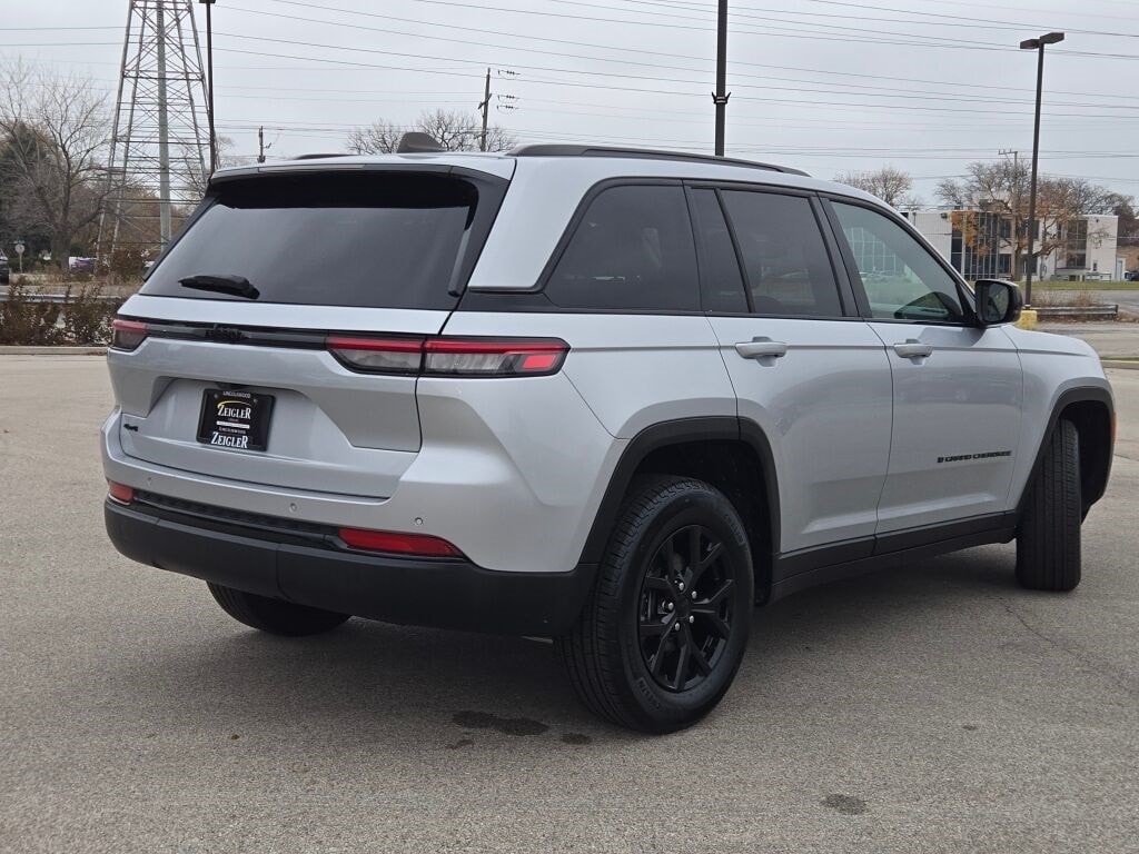 2024 JEEP GRAND CHEROKEE - Image 12