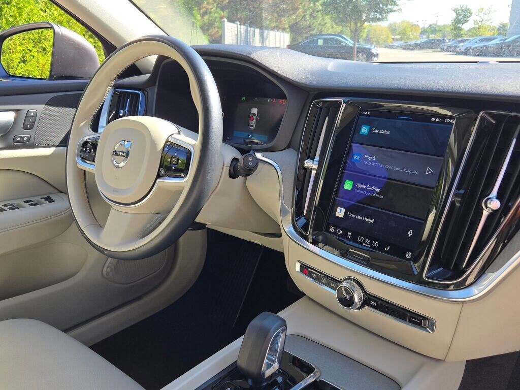 2024 VOLVO V60CC - Image 9